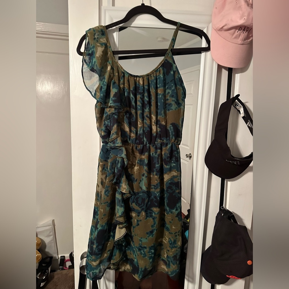 Angie Ruffled Shoulder Flowy Floral Mid Length Dress Women Medium